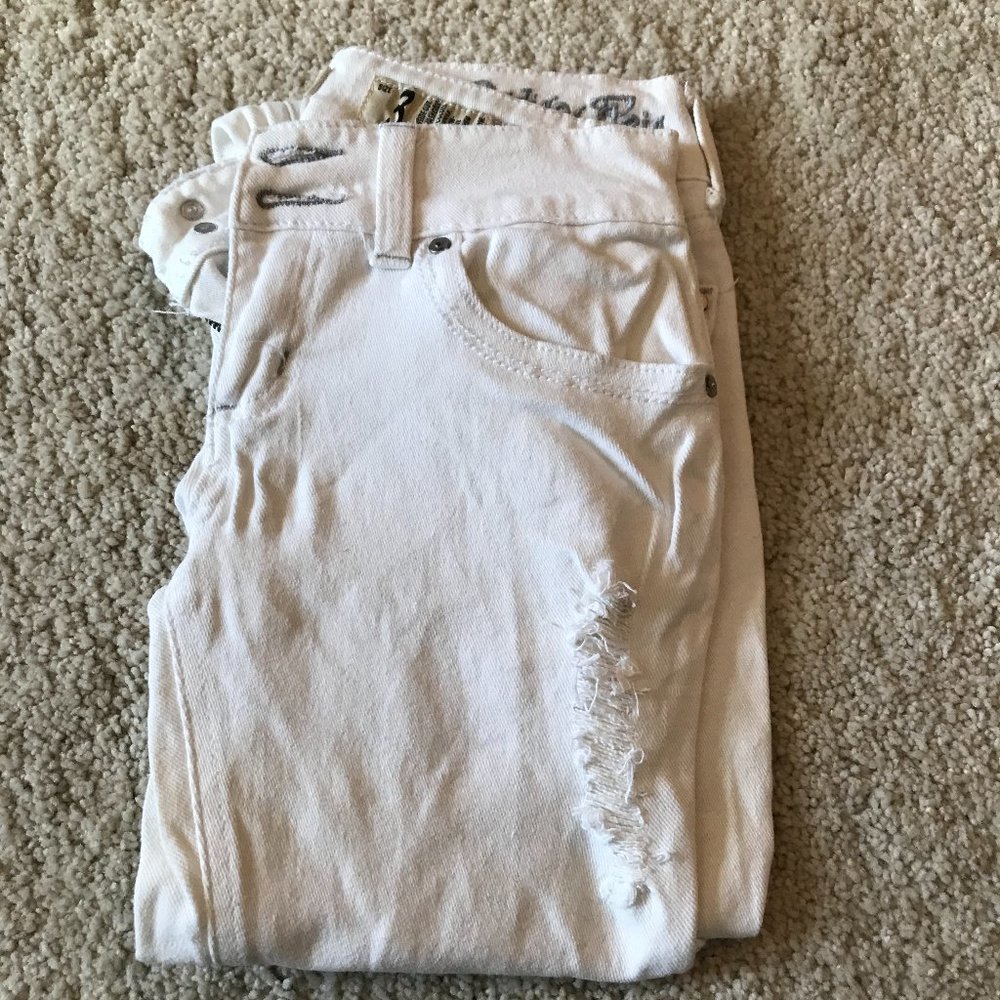 Indigo Rein White Distressed Jeans